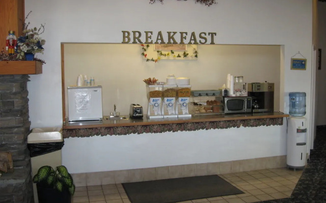 Glacier Gateway Plaza