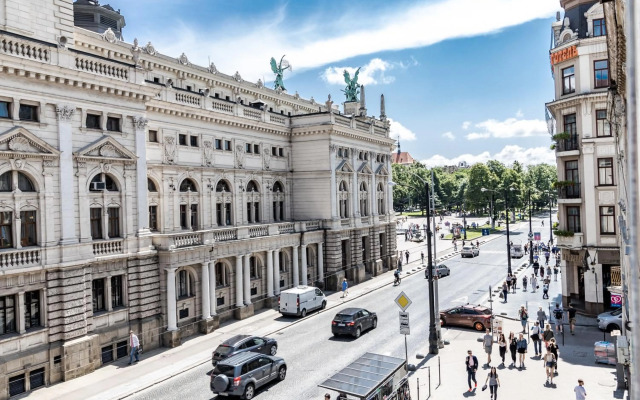 Opera House Apartment 2