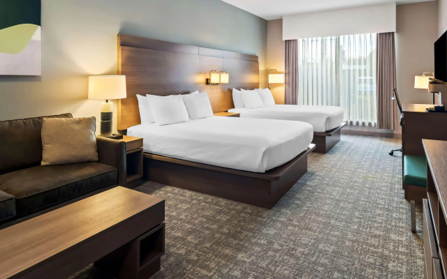 Best Western Plus Pitt Meadows Inn & Suites
