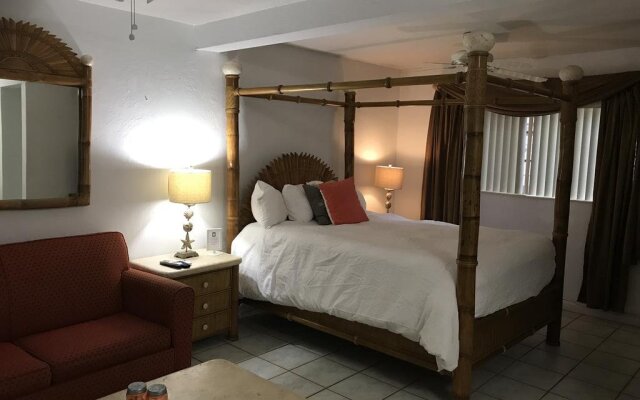 Courtyard Villa Hotel