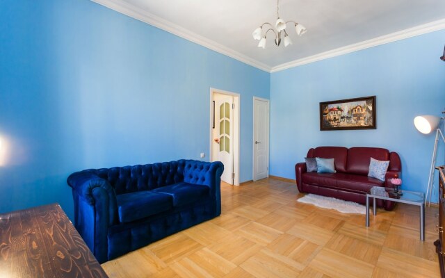 Апартаменты, Оружейный пер., 13