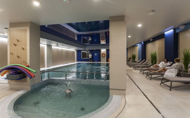 Live & Travel Apartments