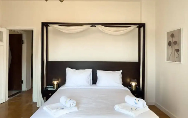 The 2bdr Crimson Crib @ The Heart Of Heliopolis