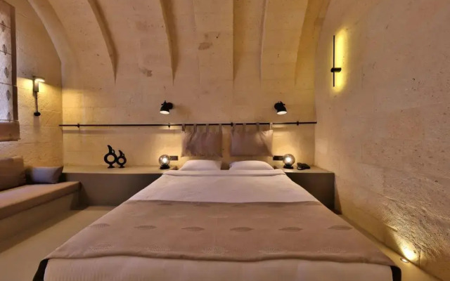 Simurg Cave House
