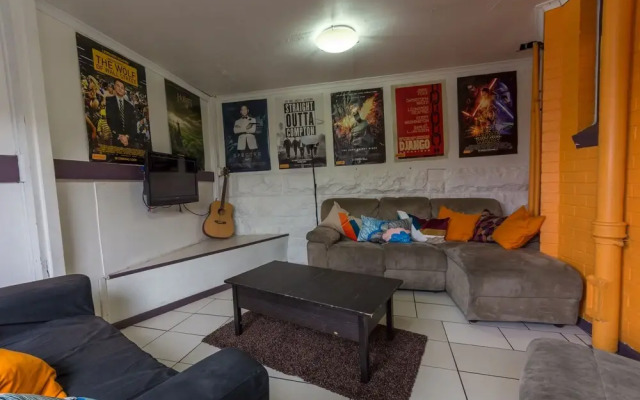 Richmond Private Rooms @ 151 Hoddle Homestay