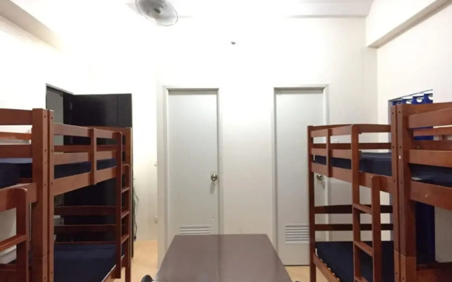OYO 699 Forbes Hall