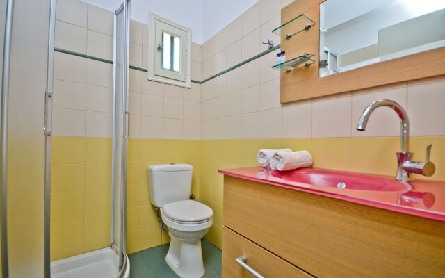 Ydreos Studios & Apartments
