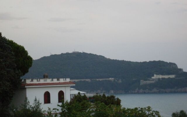 House With 5 Bedrooms in Gaeta, With Wonderful sea View, Furnished Ter