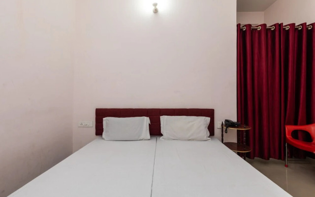 SPOT ON 48618 Vasundhara Gardens