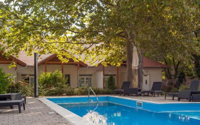 Hotel Platán