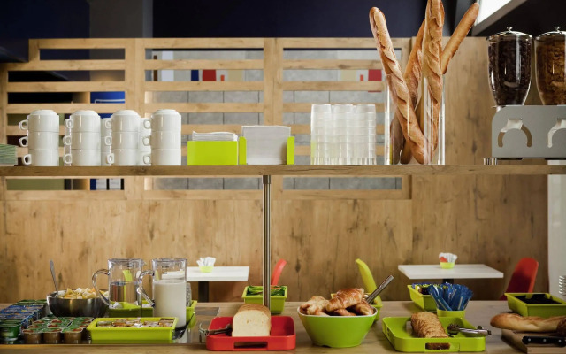 ibis budget Pontault Combault RN4 Marne la Vallée