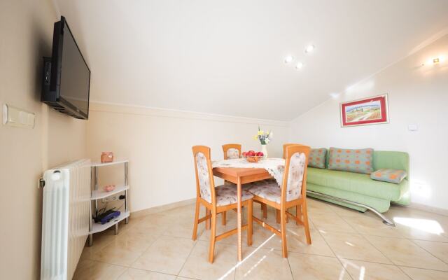 Apartments 150m from beach with parking