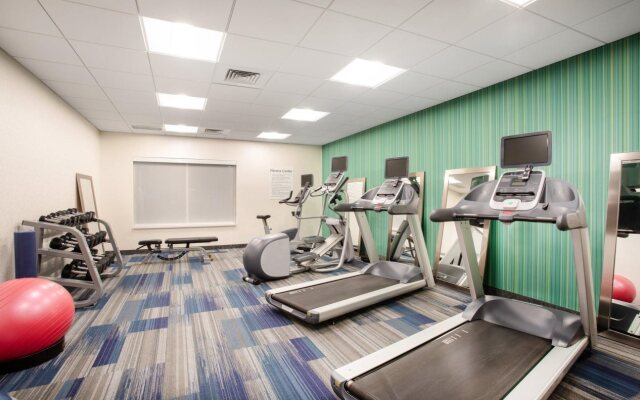 Holiday Inn Express & Suites Great Bend by IHG