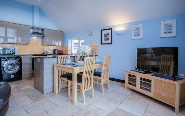 Ewyn Y Don - 2 Bedroom Apartment - Pendine