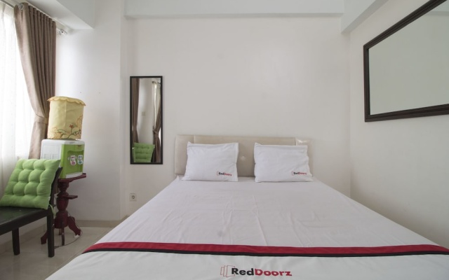 RedDoorz Apartment @ Margonda Residence 3 – Guest Rooms – Depok