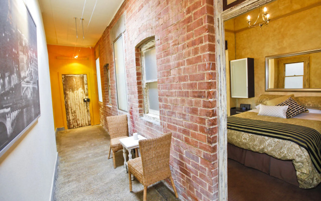 Indulge Apartments - Eighth Street