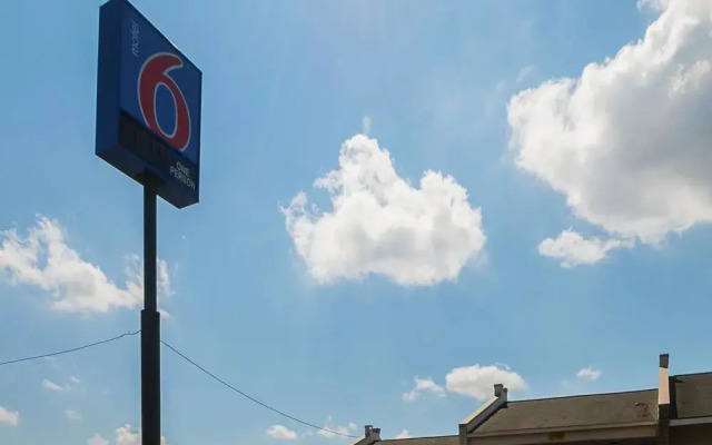 Motel 6 Harvey LA