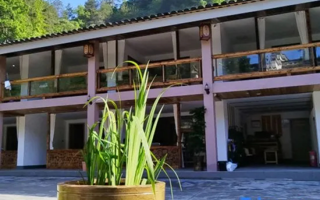 Longting Courtyard – Outside – Tongren