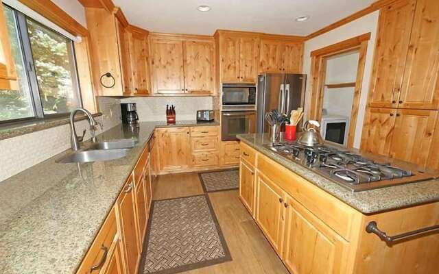 596 Danube Drive 3 Bedroom Home by RedAwning