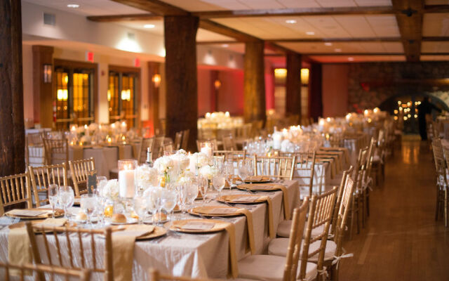 Bear Mountain Inn and Overlook Lodge