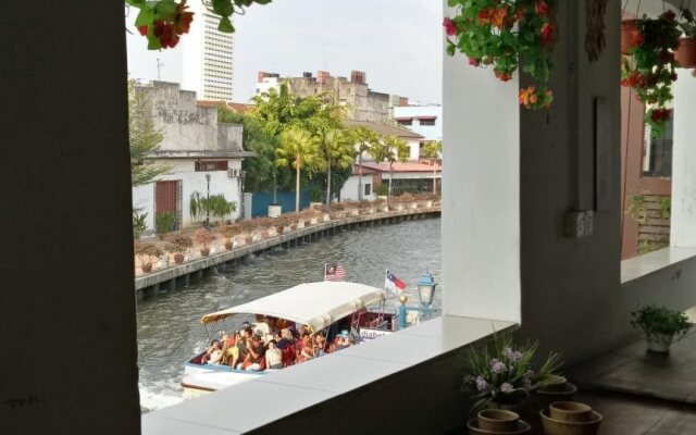 River One Residence - Hostel