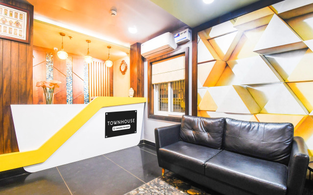 Super Townhouse Near Marine Drive