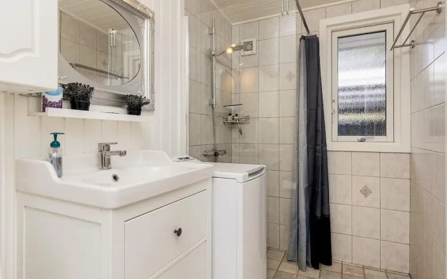 8 Person Holiday Home in Vaeggerlose