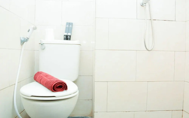 Homey Studio Apartment At Margonda Residence 1