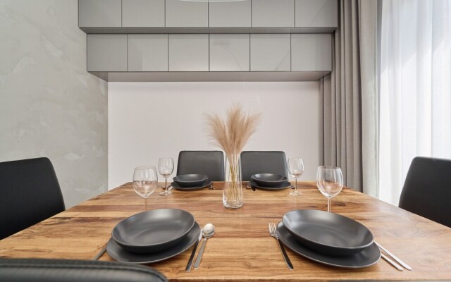 Nowa Papiernia Apartments by Renters