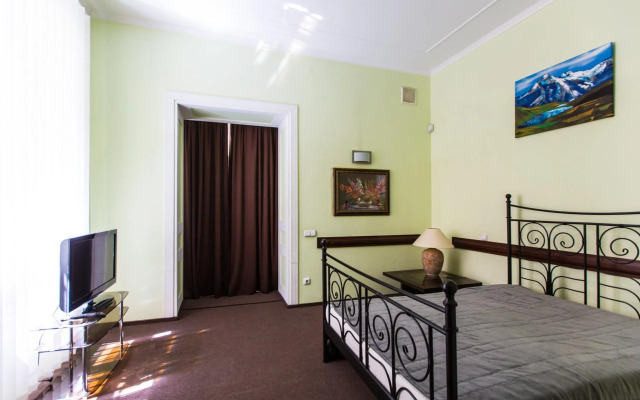 Luxury central two bedroom apartment