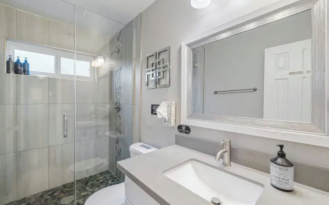 Highly Upgraded 4bd2bath Home With Private Pool