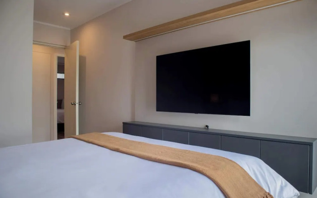w Flawless 3BR w Balcony in Miraflores