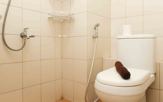 Chic and Cozy Studio at Riverview Jababeka Apartment