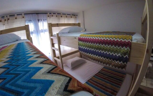 La Otra Mitad Hostel
