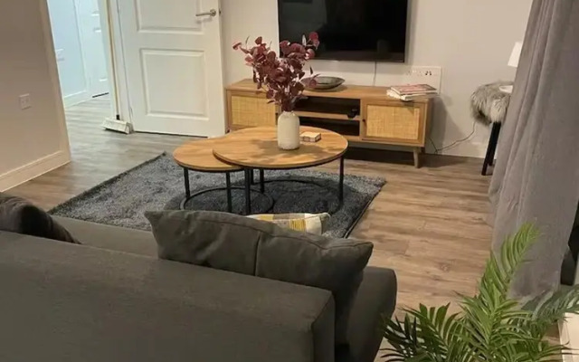Stylish Retreat - Sleeps 6 Terrace-2bedroom-petsok
