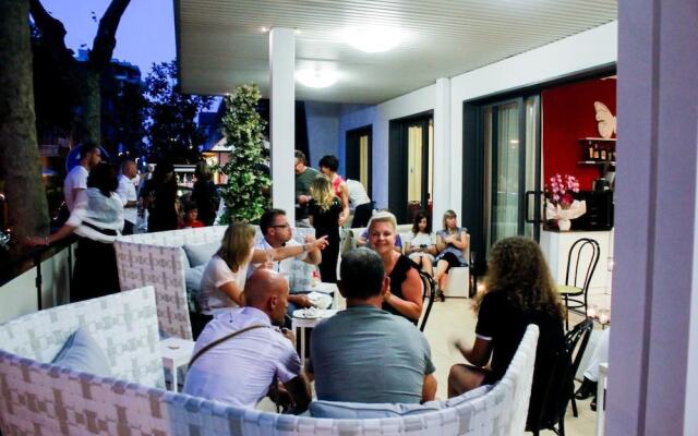 Altro Hotel