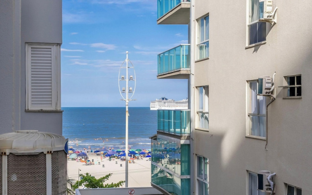 3-bedroom Apt on the BC Waterfront - Egb0052