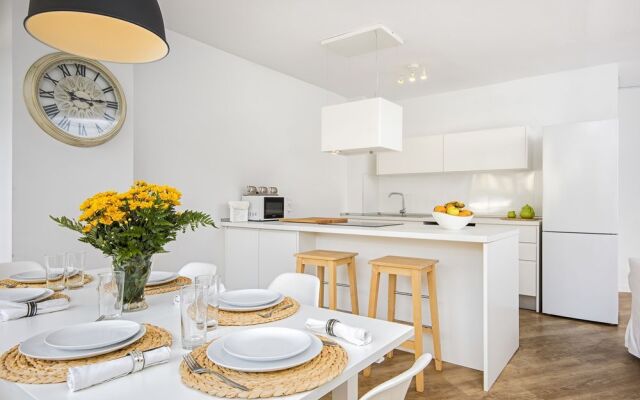 Three-bedroom apartment Cervantes