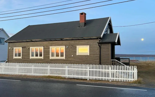 Ekker Island Arctic Lodge