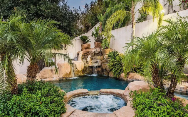 Robmar Mansion - Beverly Hills Mediterranean Estate With Pool & Sport Court