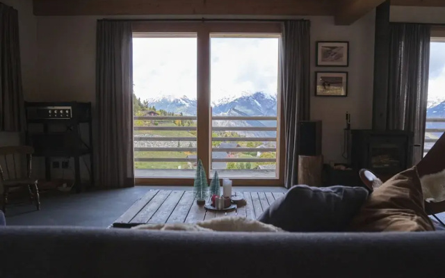 Beautiful Luxury Chalet Veyon With Incredible Views