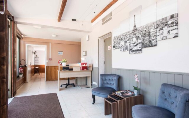 Hôtel Le Pavillon de l'Aéro