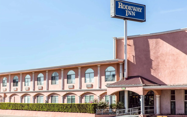 Rodeway Inn near Melrose Ave