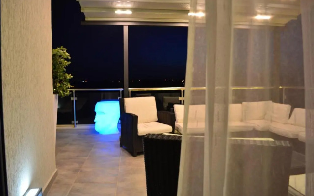 Paramount Bay Penthouse