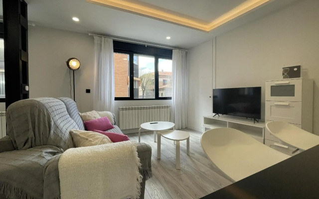 Apartamento Nuevo con patio, situado en el centro.