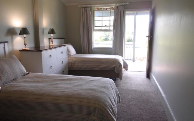 Old Schoolmaster's Cottage on the Barrington River – Guest Rooms – Barrington