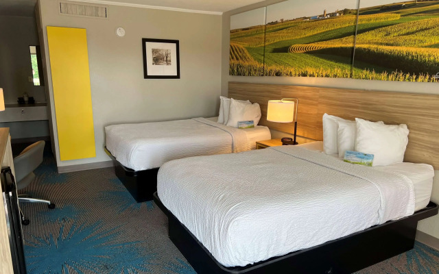 Days Inn by Wyndham Hays