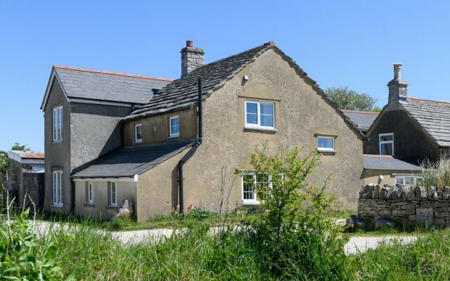 Holiday Home Acton