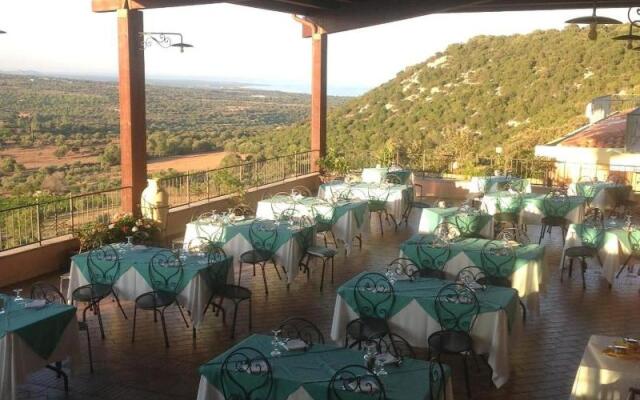 Hotel Ispinigoli