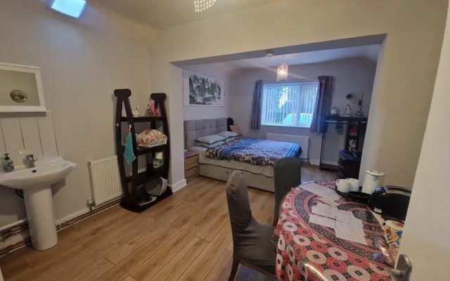 Studio/lickey Hills/near Attractions/garden/petok